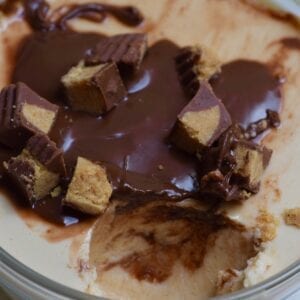 No bake breakfast cheesecake high protein with peanut butter cups