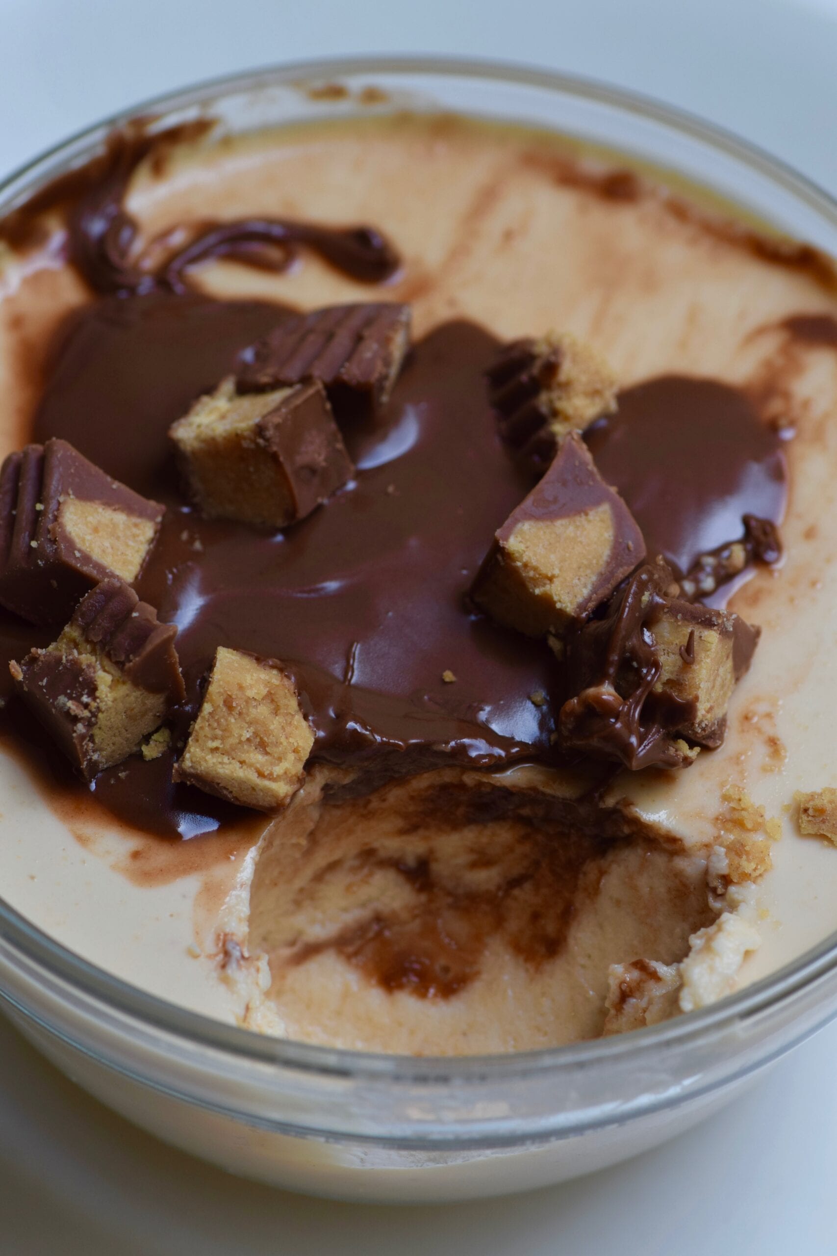 No bake breakfast cheesecake high protein with peanut butter cups