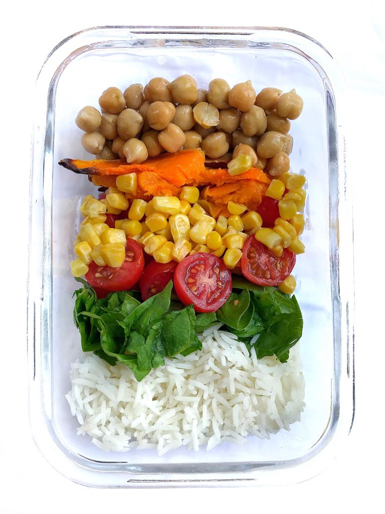 Easy healthy eating: chickpeas, carrots, corn, rice and spinach